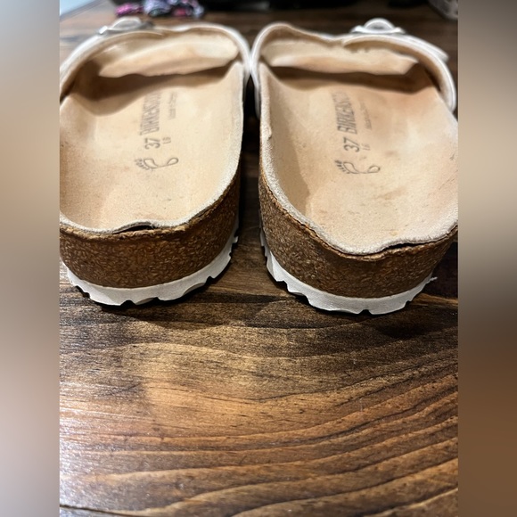 SOLD ELSEWHERE: White single strap Arizona Birkenstocks - Picture 5 of 6